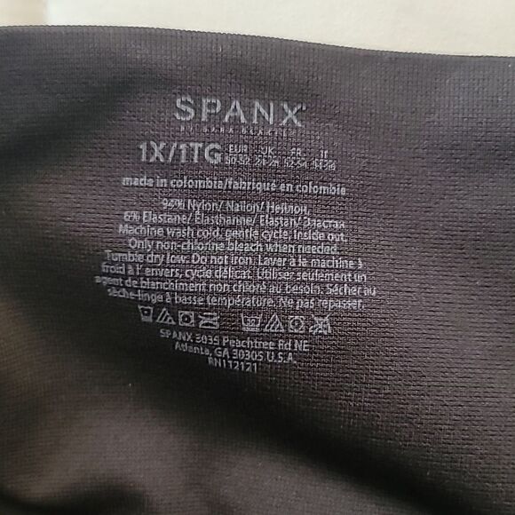Spanx Look At Me Now Seamless Side Zip Leggings. - Picture 6 of 10